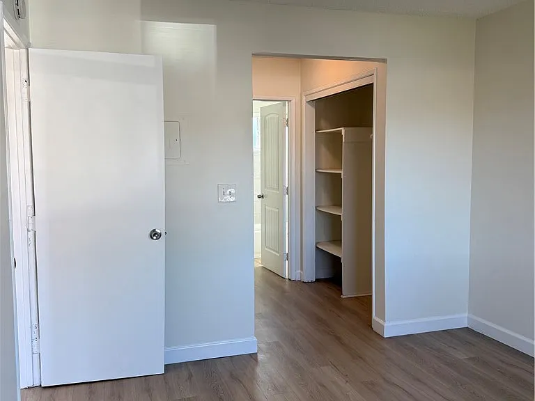 558 S Benjamin St — Photo 19