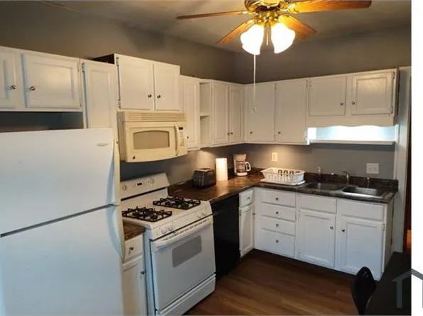 417 Ford St #2E, Rockford, IL 61104