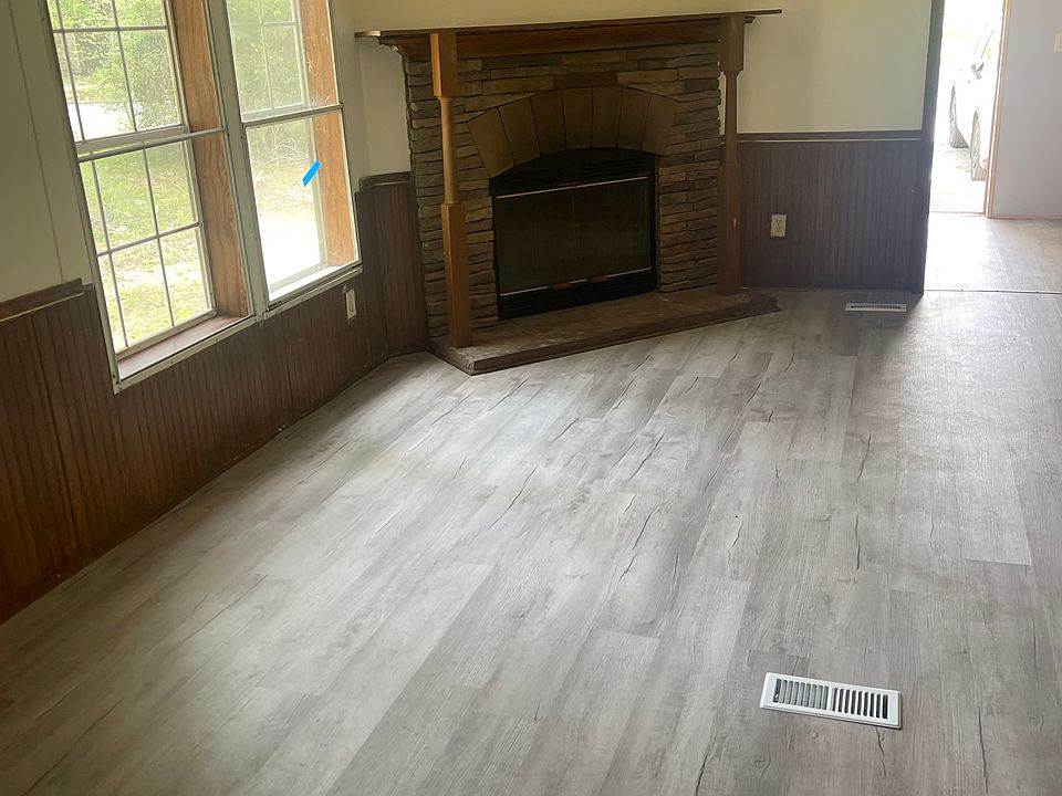 1st image of 814 Lazarre Ave