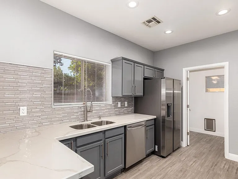 16834 N 49th Way — Photo 3