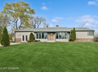 905 Jenkisson Ave, Lake Bluff, IL 60044