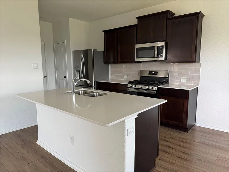 8109 Copper Prairie Bnd — Photo 3