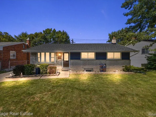 21213 E Twelve Mile Rd, Saint Clair Shores, MI 48081