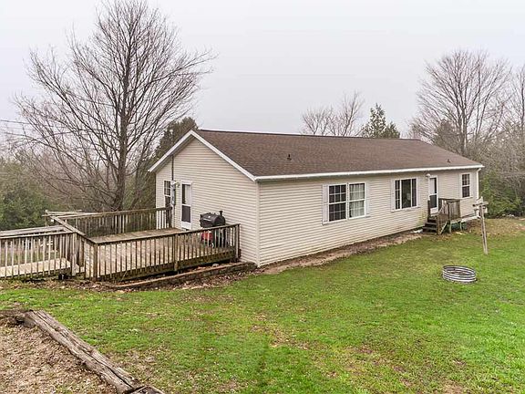 3rd image of 2535 Marion Center Rd