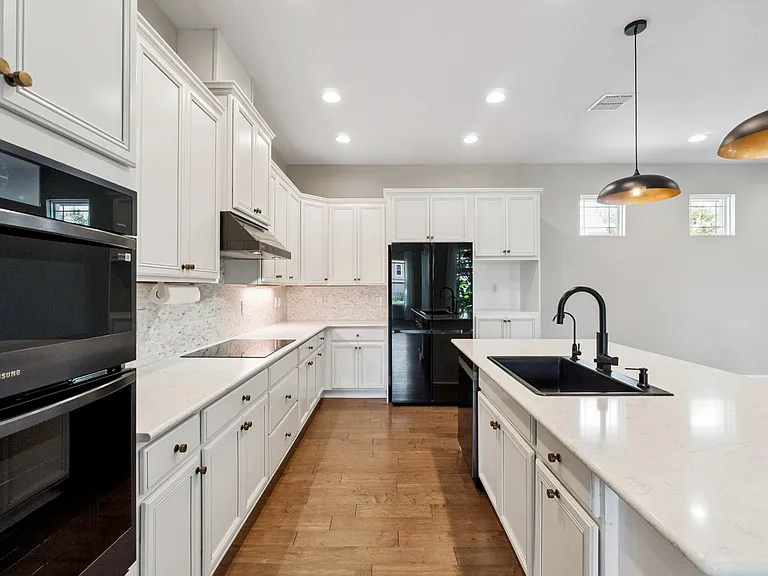 13273 Granger Ave — Photo 7