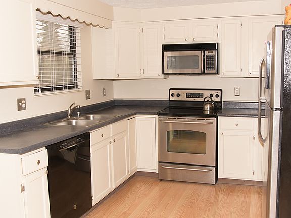 5th image of 7171 Honeywood Ct