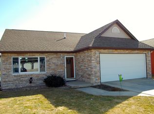 58 Hill Dr, Milford, IA 51351