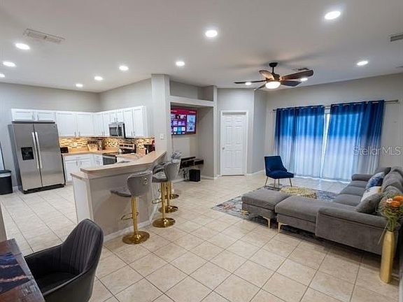 2nd image of 148 Summer Place Loop