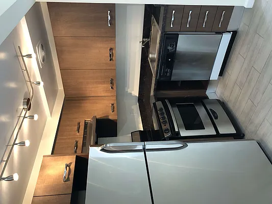 Rented by 18 REALTY | media 8