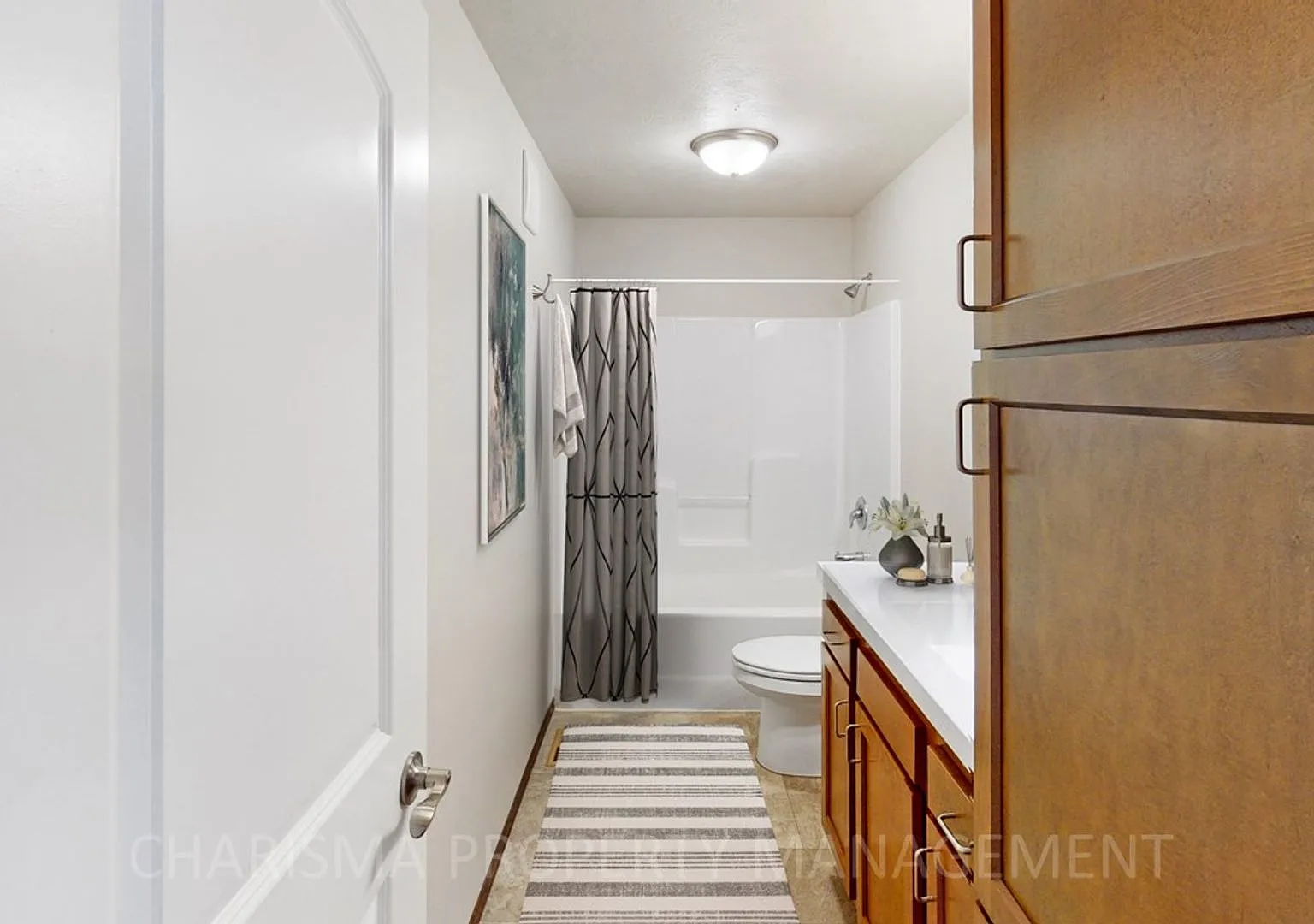 3 Bedroom, 2 Bath Town Home, Individual Entrance, Double Attached Garage, Pet Friendly, Newer Dev... — Photo 1