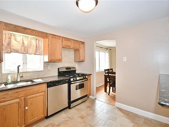 4th image of 6006 Oak Park Dr