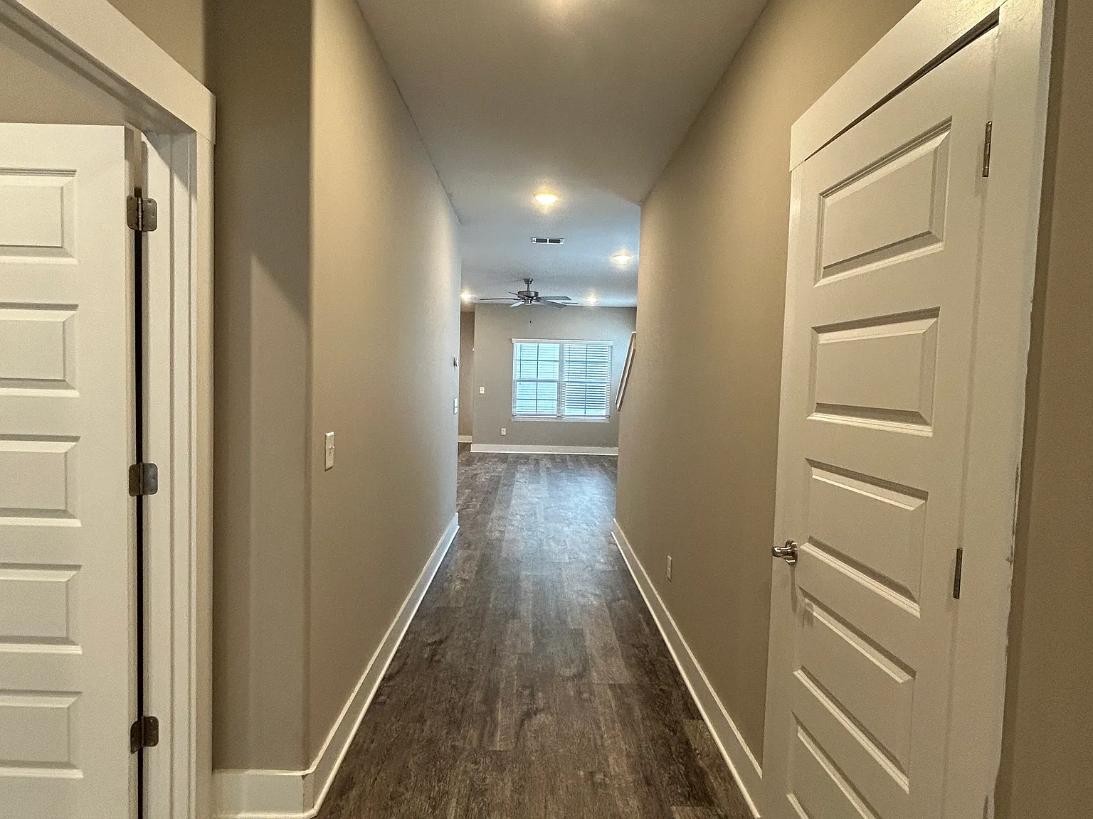 3 bed, 2.5 bath, 2200 sqft, $2,200 — Photo 4