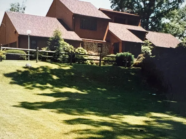 176 Pratts Dam Rd, Coatesville, PA 19320
