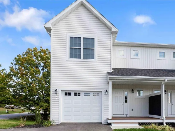 610 Starlight Dr, Christiansburg, VA 24073