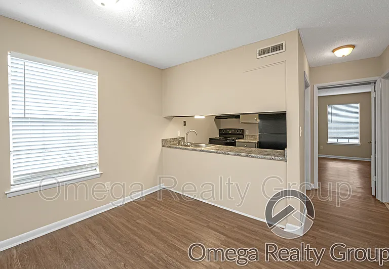 1932 2nd St NE #2 — Photo 6