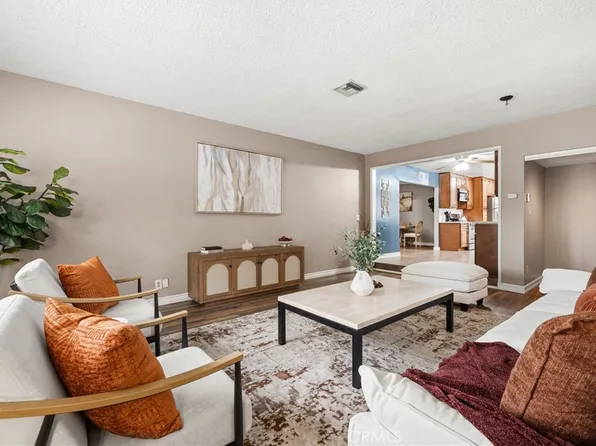15944 Gledhill St, North Hills, CA 91343