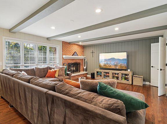 5th image of 1443 Woodhill Dr