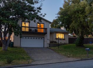 15105 Charter Oak Blvd, Salinas, CA 93907