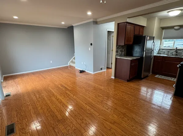 2000 Orchard Crest St, Shelby Township, MI 48317