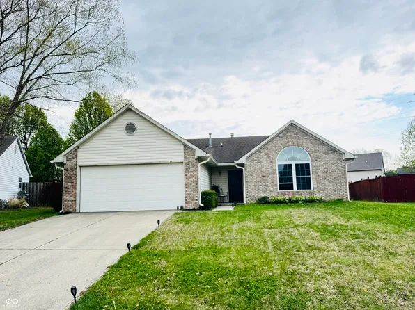 831 Queensgate Dr, Greenwood, IN 46143