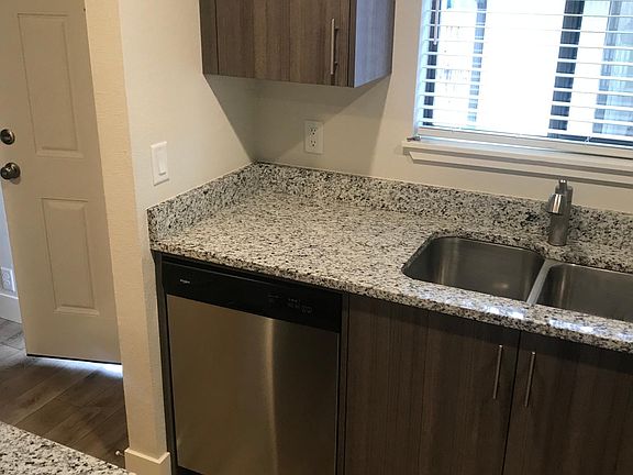 5th image of 2319 W Compass Dr