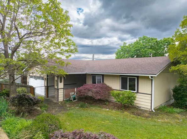 1888 NE Beacon Dr, Grants Pass, OR 97526