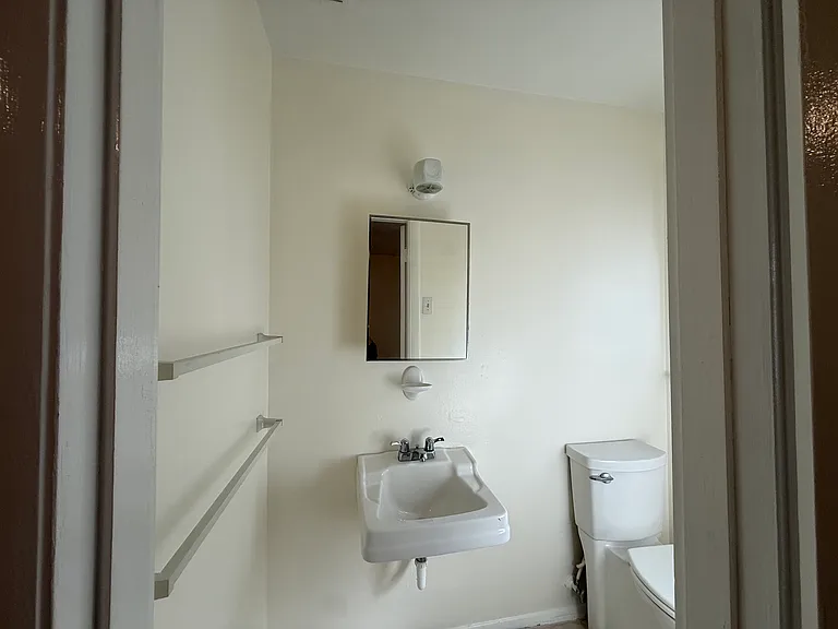 431 Alabama Ave — Photo 9
