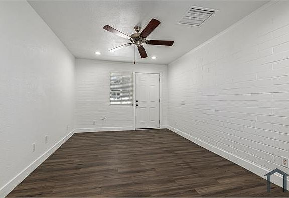 3rd image of 2539 W Pierson St APT 9