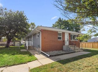 2700-2702 W Martha St, Highland, IN 46322