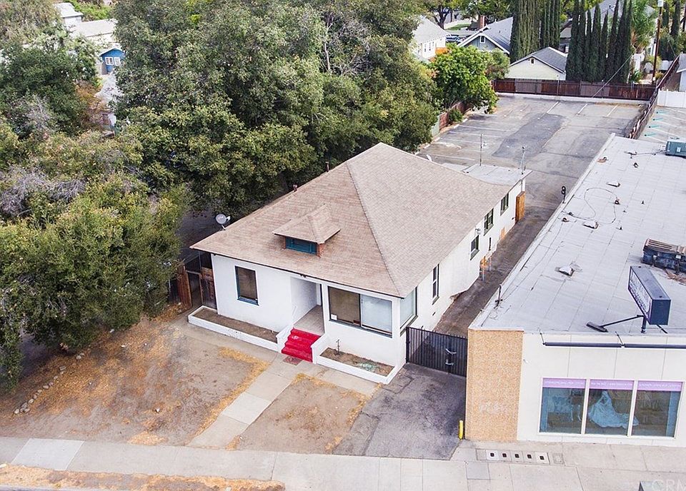 1st image of 858 N Garey Ave