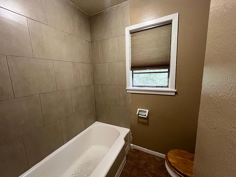 1026 Meyer St — Photo 10