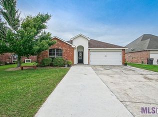 26077 Avondale Ct, Denham Springs, LA 70726