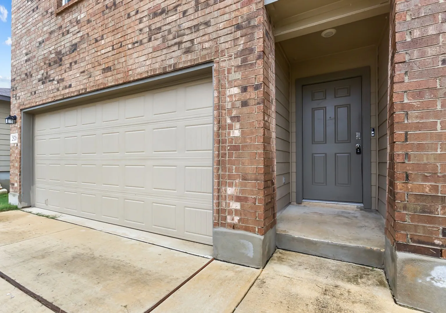 2526 Wentwood Run — Photo 3