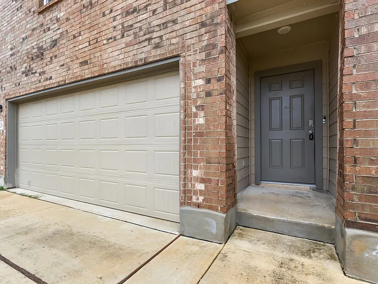 2526 Wentwood Run — Photo 3
