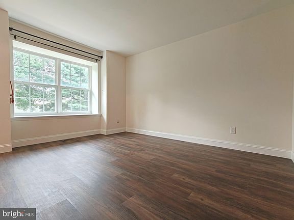 3rd image of 104 Coventry Way
