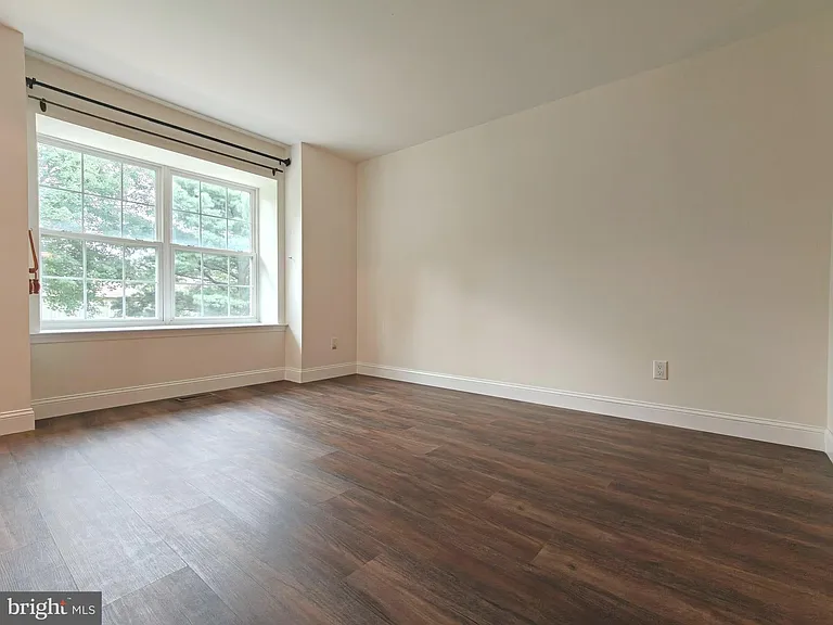 104 Coventry Way — Photo 3