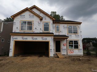 550 Lake Village Ave, Waterford Township, MI