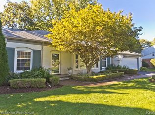 6532 Timber Ridge Dr, Bloomfield Hills, MI 48301