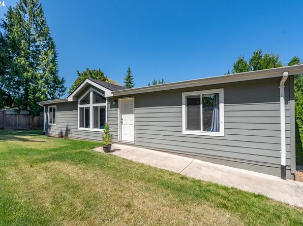 32080 NW Meadow Dr, North Plains, OR 97133