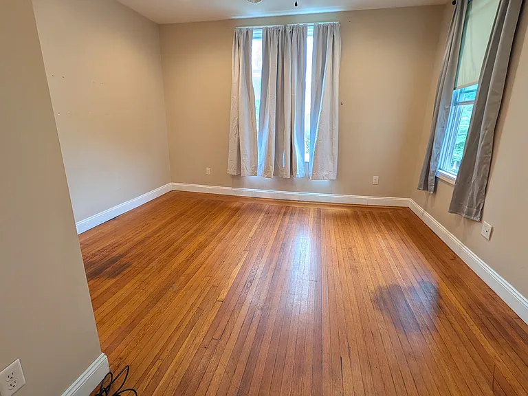 6 Fort St #4 — Photo 2