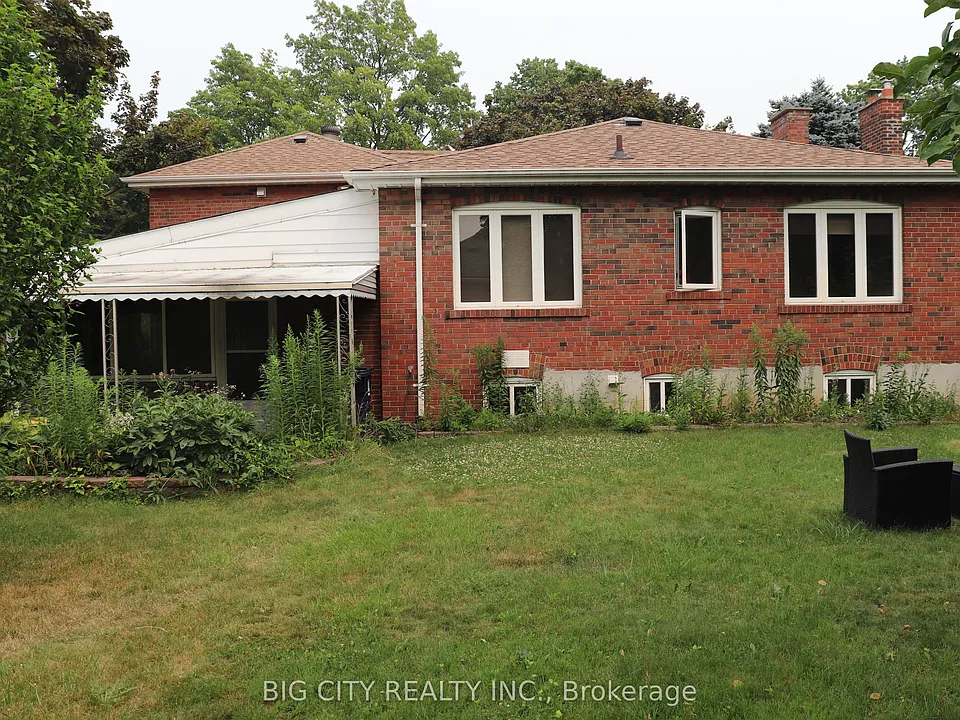 30 Lozoway Dr #LOWER