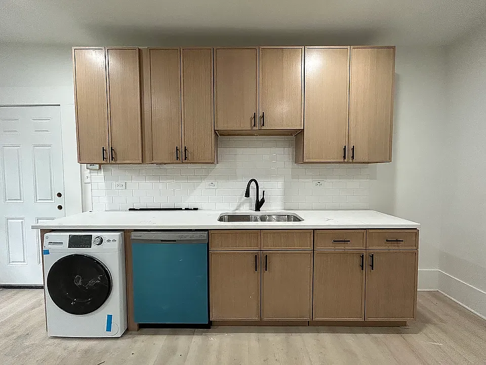 2 bed, 975 sqft, $2,800 — Photo 1