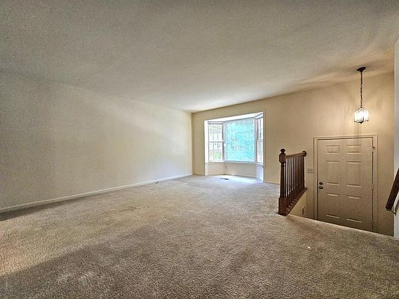 3rd image of 4711 Gainsborough Dr