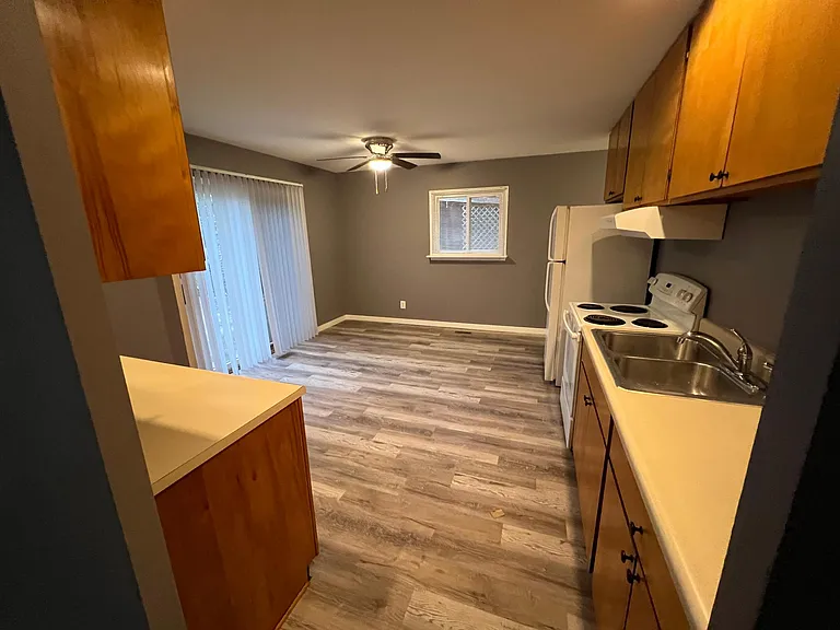 2418 Sheridan Dr — Photo 23