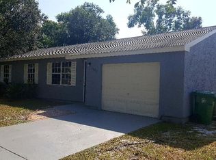 2382 SE Surrey Pl, Port Saint Lucie, FL 34952
