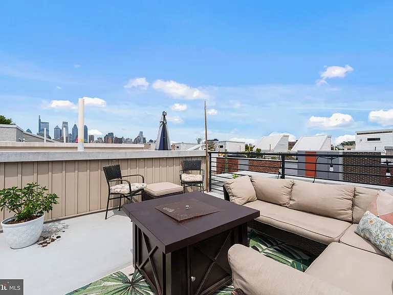 1336 S Bouvier St #B — Photo 22
