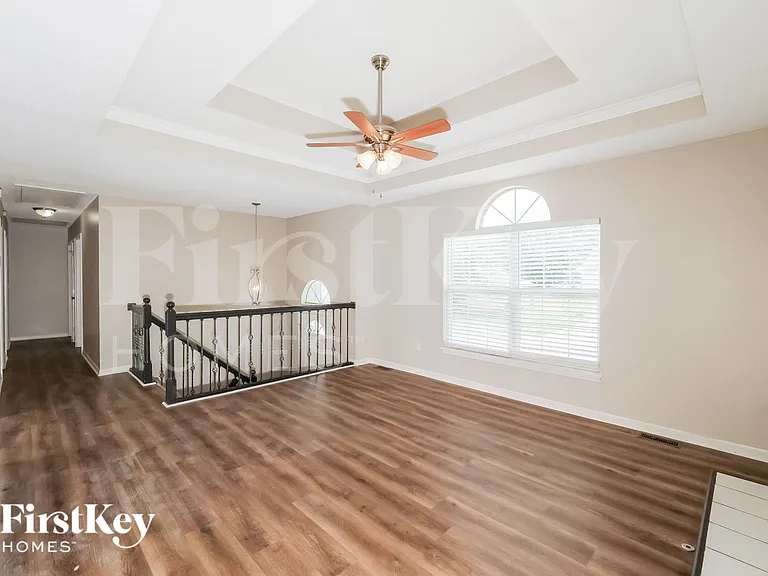 1603 Roberta Dr — Photo 2