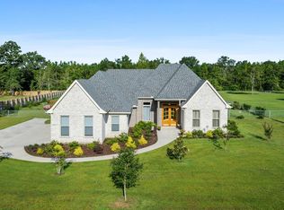 12205 E Pointe Dr, Picayune, MS 39466