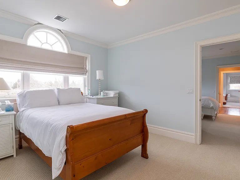 704 Ocean Rd — Photo 16