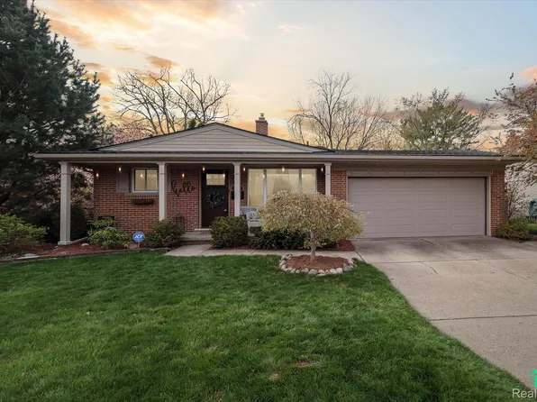 40807 Ivywood Ln, Plymouth, MI 48170